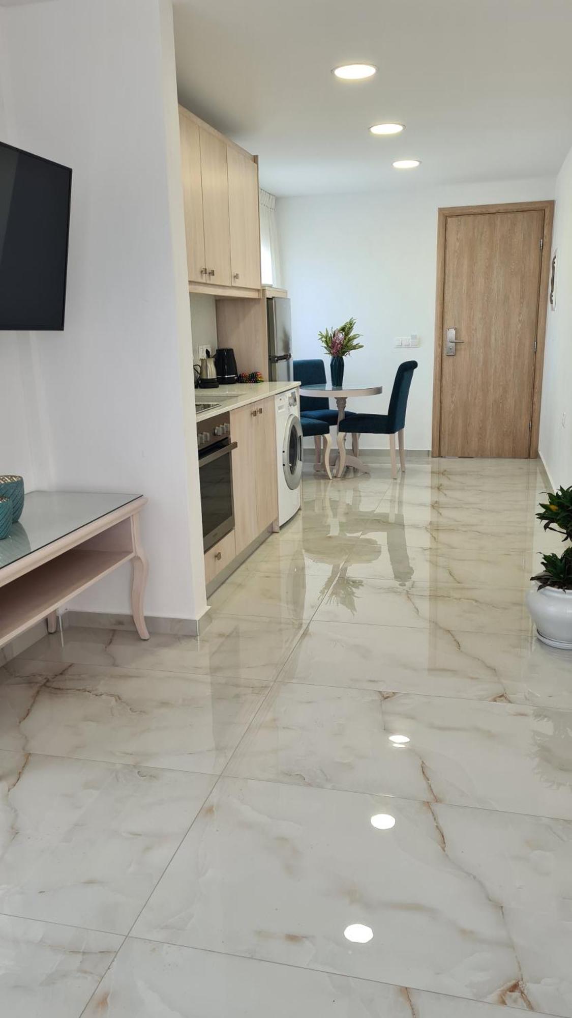 Elite * Kalamaki (Heraklion)